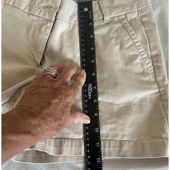 Crown & Ivy Caroline Size 4P Tan Flat Front Shorts - Picture 5 of 6